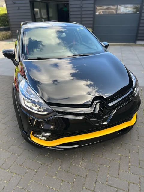 Renault Clio R.S.18 · 01