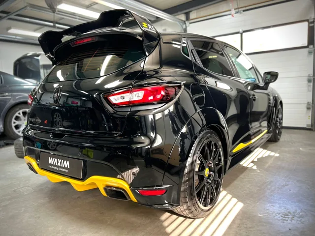 Renault Clio R.S.18 · 08